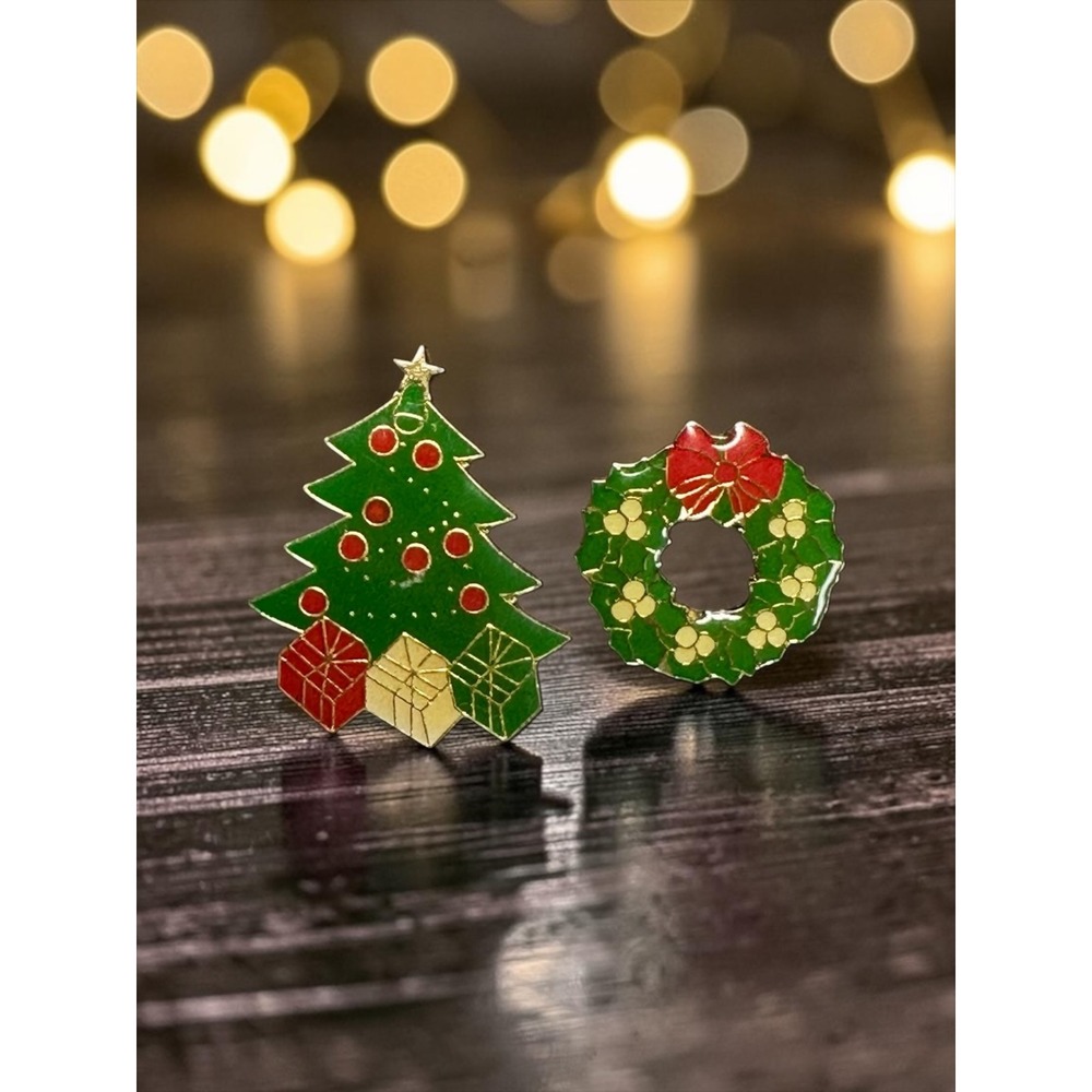 Christmas Pin Set of 2 Tree Wreath Green Red Excellent‎ Vintage Holiday Enamel